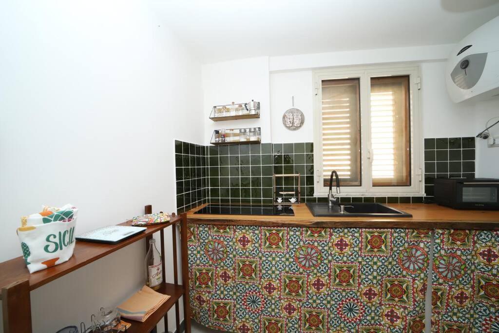 Apartamento Colonna House Casa Tra La Zisa E La Cattedrale Palermo Exterior foto